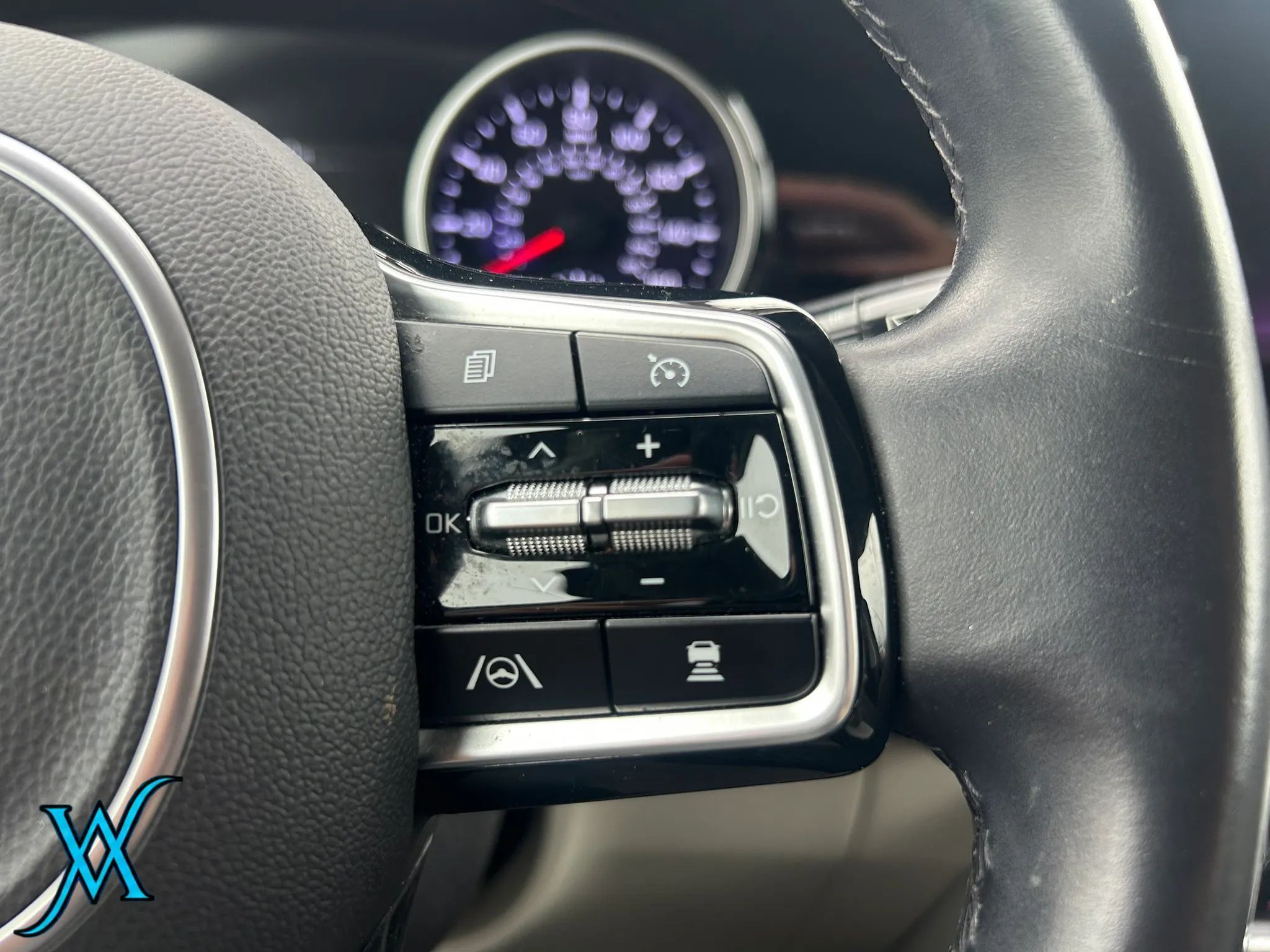 Used 2022 Kia Carnival SX FWD image 36