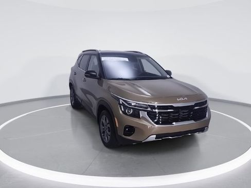 Used 2024 Kia Seltos S AWD/4WD image 2