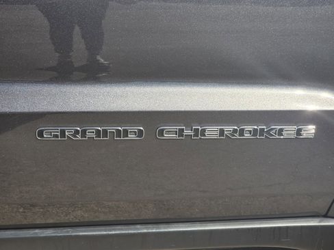 Used 2019 Jeep Grand Cherokee Limited image 27