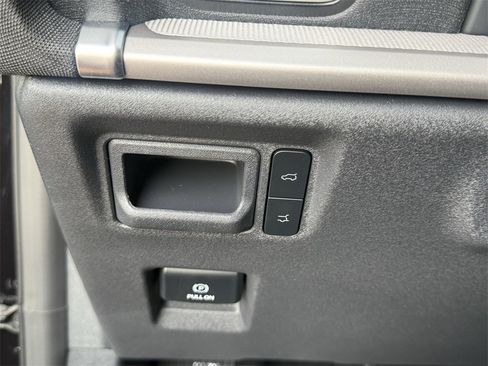 New 2025 Ford Expedition Active image 20