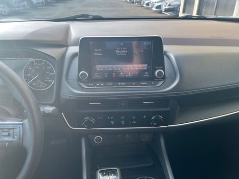 Used 2023 Nissan Rogue S image 17