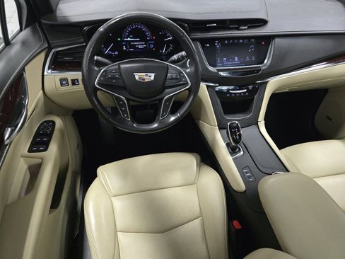 Used 2019 Cadillac XT5 Luxury image 26