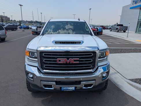 Used 2017 GMC Sierra 3500 SLT w/ Duramax Plus Package AWD/4WD image 6