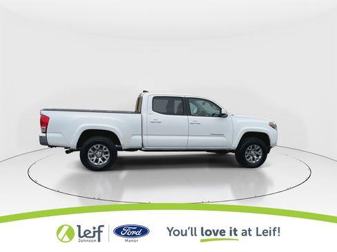 Used 2016 Toyota Tacoma SR5 w/ SR5 Appearance Package (SN) image 9