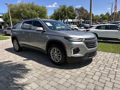 Used 2023 Chevrolet Traverse LT FWD image 16