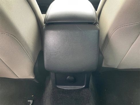 Used 2018 Ford Fusion S image 12