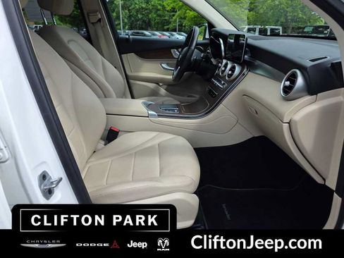 Used 2022 Mercedes-Benz GLC 300 4MATIC image 15