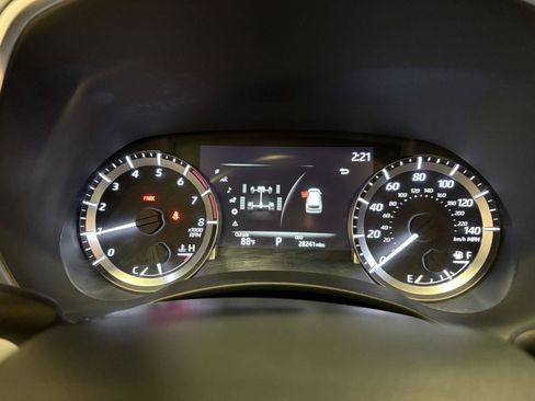 Used 2024 Toyota Highlander XLE AWD/4WD image 14