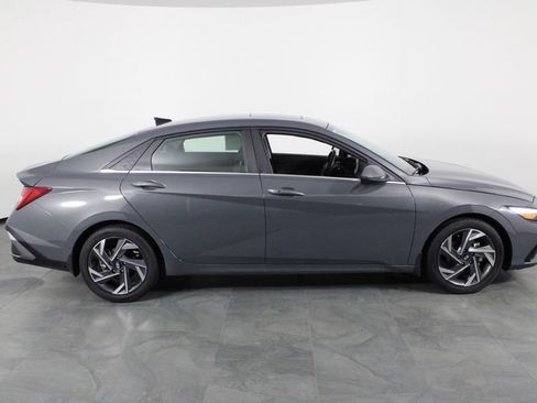 Certified 2024 Hyundai Elantra SEL w/ Convenience Package FWD image 12