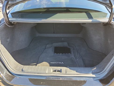 Used 2022 Nissan Sentra SV image 8