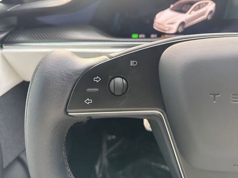 Used 2022 Tesla Model S Plaid image 16