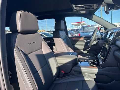 New 2025 GMC Yukon XL Denali w/ Sun & Power Step Package image 24