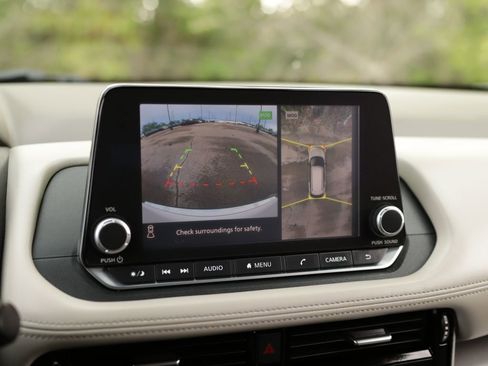 Used 2021 Nissan Rogue SV FWD image 14