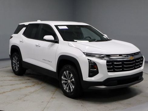 Used 2026 Chevrolet Equinox LT FWD image 1