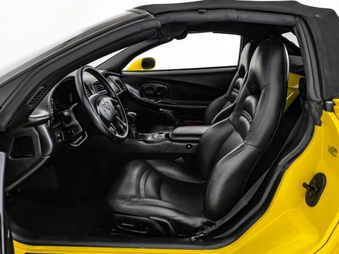 Used 2000 Chevrolet Corvette Convertible w/ Memory Pkg image 27