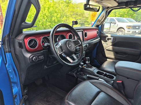 Used 2022 Jeep Gladiator Rubicon w/ Cold Weather Group image 14