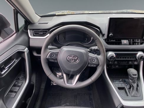 Used 2023 Toyota RAV4 XLE w/ Convenience Package FWD image 12