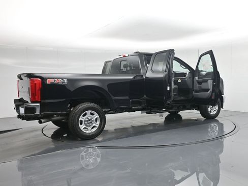 New 2026 Ford F350 XLT w/ FX4 Off-Road Package image 5