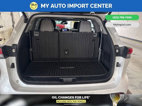 Used 2022 Toyota Highlander Limited image 28