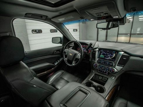 Used 2019 Chevrolet Suburban LT image 15