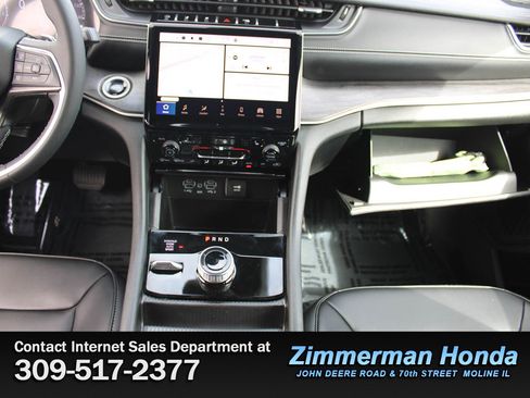 Used 2024 Jeep Grand Cherokee L Limited w/ Black Appearance Package image 18