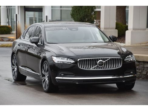 Certified 2025 Volvo S90 B6 Ultra image 2