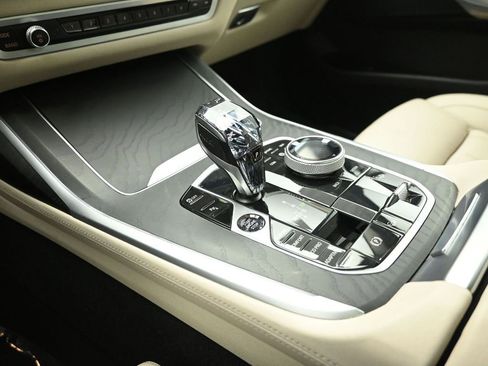 Used 2022 BMW X7 xDrive40i w/ Executive Package image 14