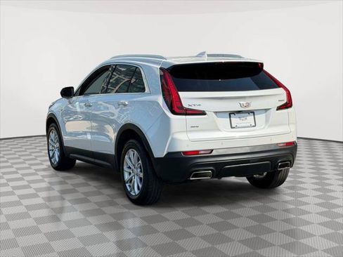 Used 2023 Cadillac XT4 Luxury w/ Cold Weather Package AWD/4WD image 5