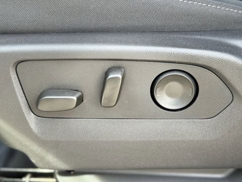 Used 2025 GMC Sierra 1500 Elevation image 21