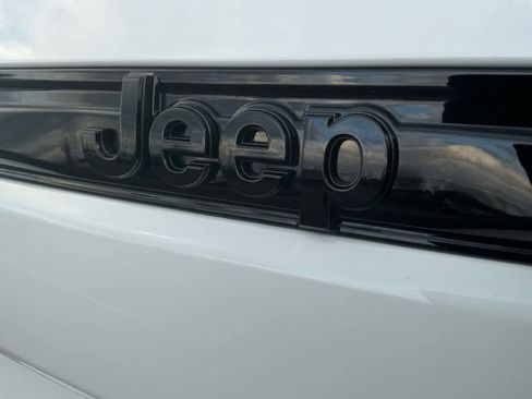 New 2025 Jeep Grand Cherokee Laredo AWD/4WD image 17