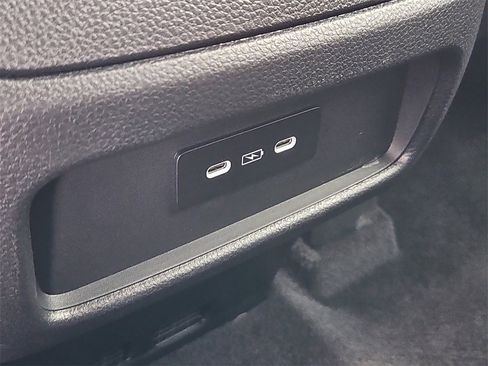 Used 2025 Honda Pilot Sport image 18