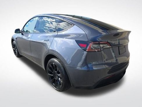 Used 2023 Tesla Model Y Long Range image 5