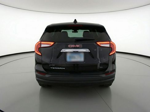Used 2024 GMC Terrain SLE image 7