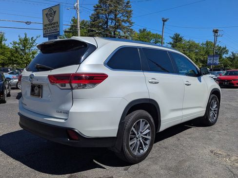 Used 2018 Toyota Highlander XLE AWD/4WD image 7