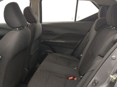 Used 2021 Nissan Kicks S image 18