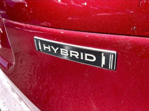 Certified 2025 Subaru Forester Premium image 28