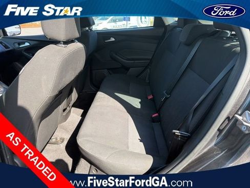 Used 2015 Ford Focus SE FWD image 11