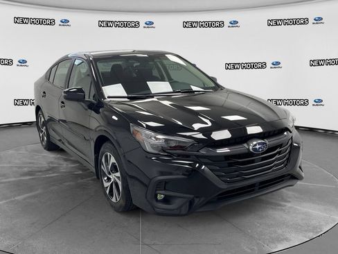 Used 2025 Subaru Legacy Premium AWD/4WD image 9