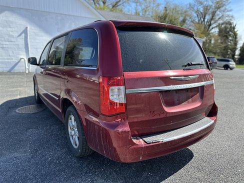 Used 2012 Chrysler Town & Country Touring w/ Entertainment Group #1 image 5
