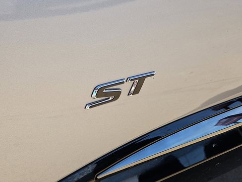 Used 2025 Buick Envision Sport Touring image 6