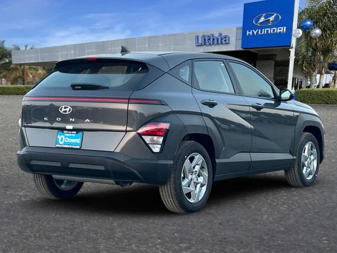 New 2026 Hyundai Kona SE image 2