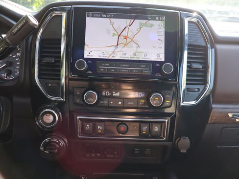 Used 2023 Nissan Titan Platinum Reserve w/ Moonroof Package AWD/4WD image 40