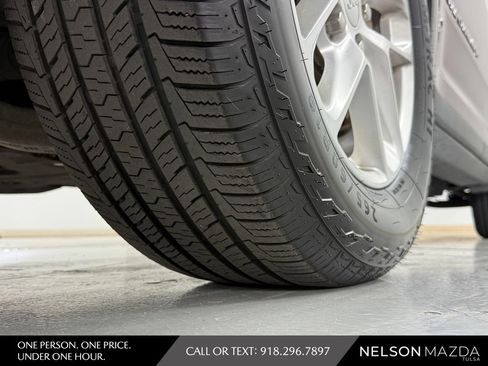 Used 2023 Jeep Grand Cherokee L Laredo AWD/4WD image 10