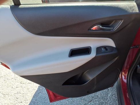 Used 2018 Chevrolet Equinox Premier image 19