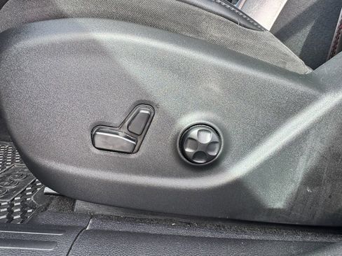 Used 2020 Jeep Cherokee Trailhawk w/ Cold Weather Group image 13