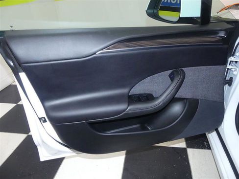 Used 2021 Tesla Model S Plaid image 20