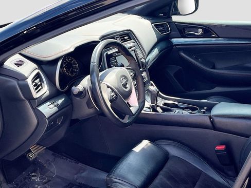 Used 2021 Nissan Maxima SR w/ Sport Mat Group FWD image 9