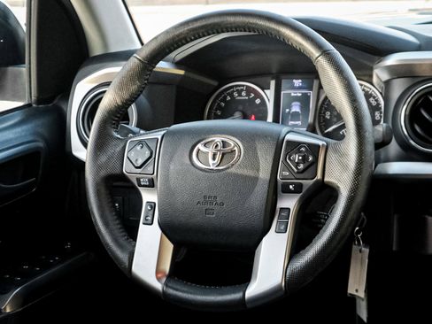 Used 2022 Toyota Tacoma SR5 image 18