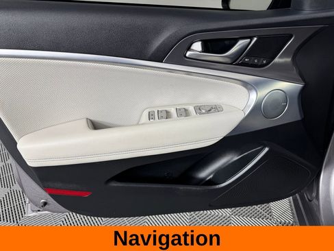 Used 2024 Genesis G70 3.3T Advanced image 9