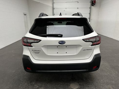 Used 2024 Subaru Outback Premium image 7